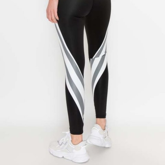 𝅺KIMBERLY C White & Black Stripe Leggings - Picture 2 of 13